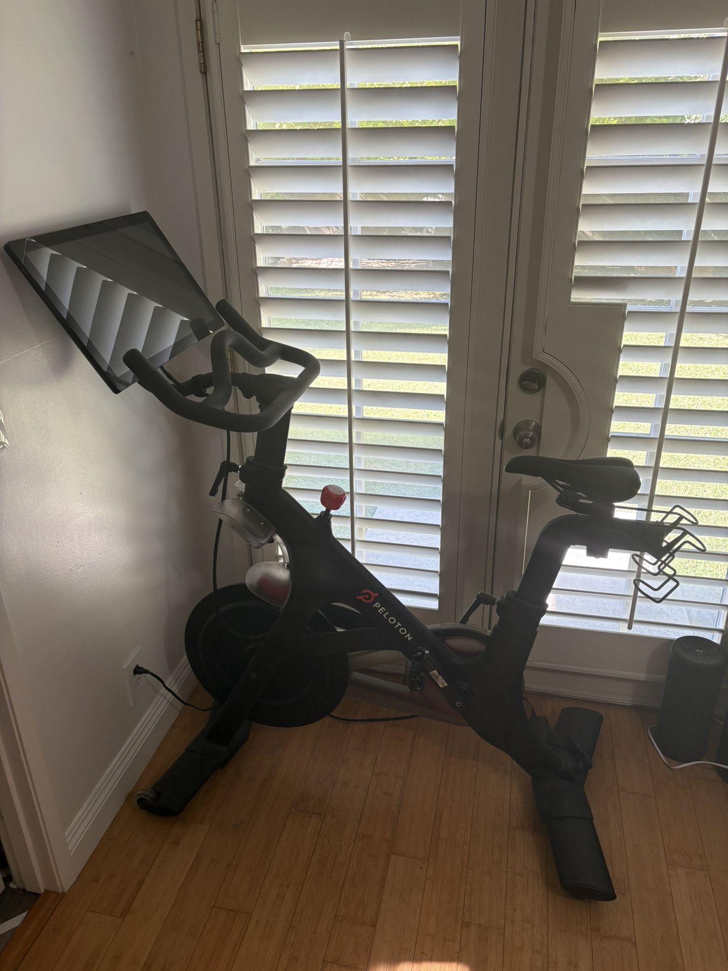 Peloton - Delivery Available 