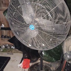 40 " Industrial High Velocity Fan With Misters Don't Miss Out 