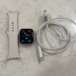 Apple Watch SE 3rd Gen 40mm GPS Starlight Aluminum Like New