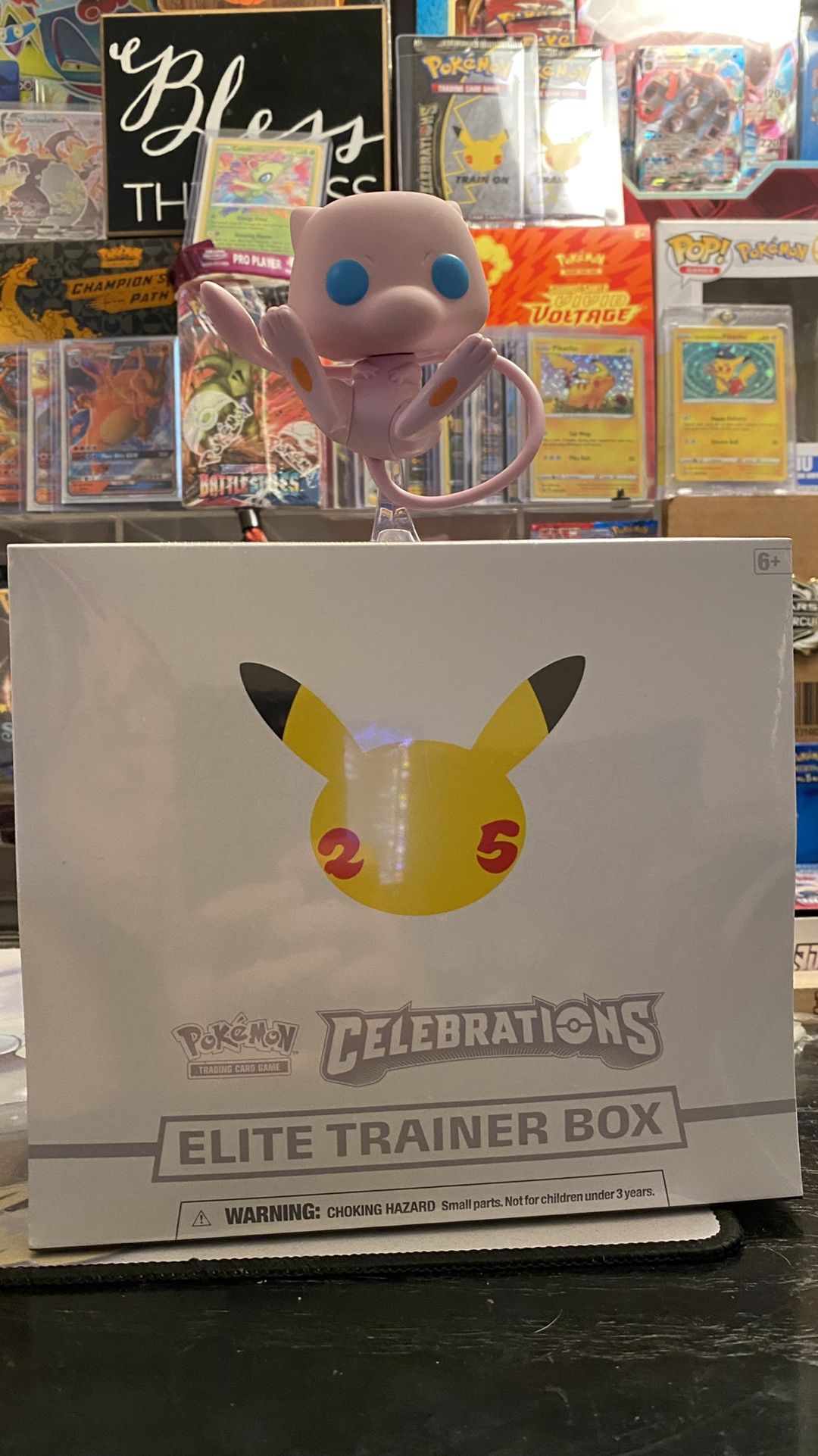 Pokémon Celebration ETB Or Darkness Ablaze ETB ( Pokemon 25th Anniversary )