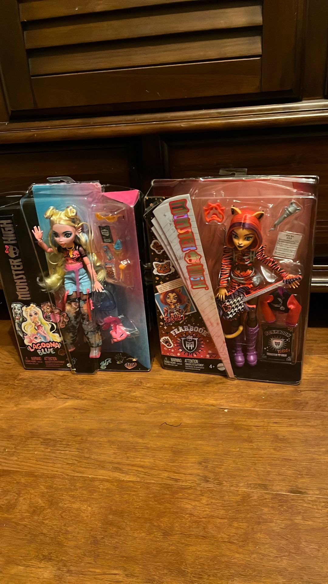 Monster High -Lagoona blue & Fearbook Toralei