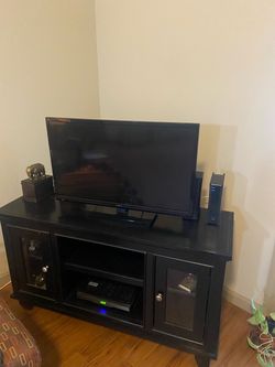 40 Inch Flat Screen & Entertainment Center - Great Condition - MUST GO THIS WEEK!