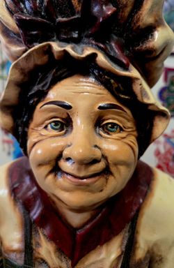 Vintage 40" Tall resin Grandma Chef statue Frequently Refers as A Grandma Baker
