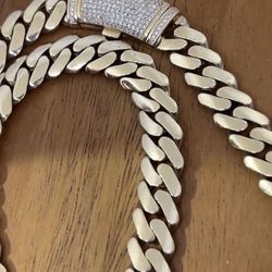 14k Gold Chain Diamond Lock 