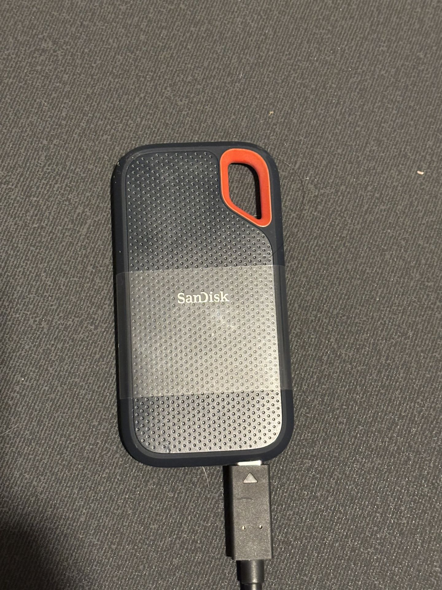 Sandisk 2TB Extreme portable SSD