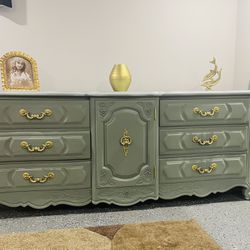 Vintage Thomasville French Provincial Dresser/Buffet/Media Console/Entryway Table
