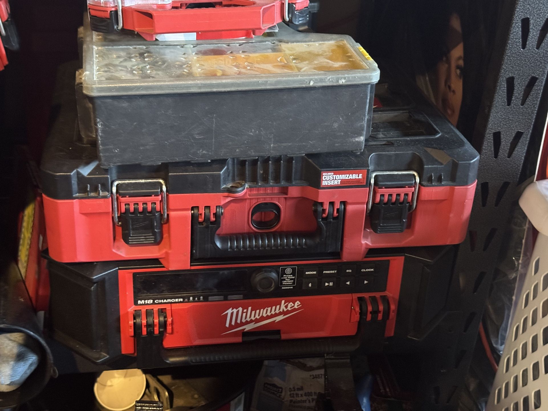 Pack out Radio M-18 Charger 