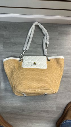 Straw beach bag