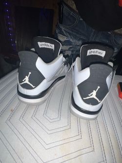 Air Jordan 4 White/Grey Sneakers (white cement)