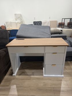 L47.2”x D19.7”x H31.5”Farmhouse Executive Desk, Home Office Desk with Drawers and Charging Station, Wood Home Office Desk, Fluted Computer Writing Des