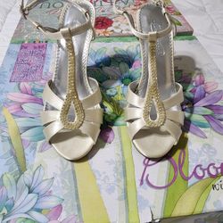 Beige Satin Shoes Size 8