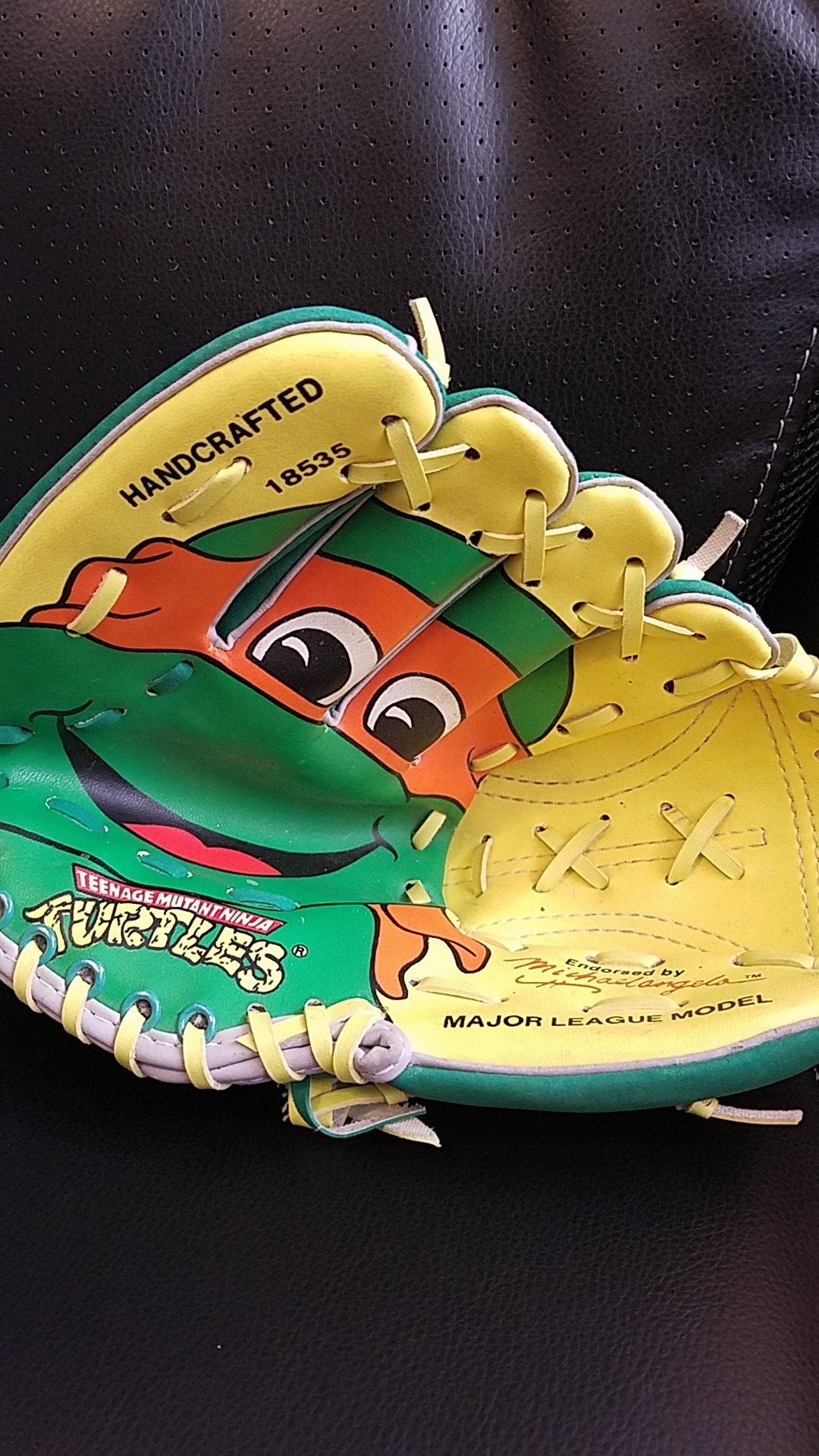 1990 TMNT baseball glove Remco ninja turtles