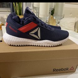 REEBOK FLEXAGON ENERGY TR Women . Never  Used..Training shoes, flexible and comfortable Size 7.. News In Box Original . 