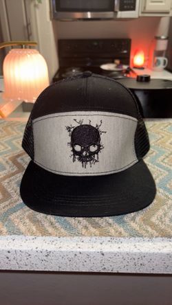 Black & grey skull hat