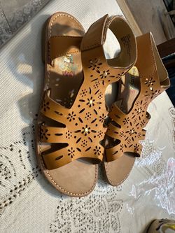 Girls sandals size 3