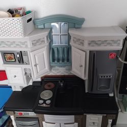 Step 2 Play Kitchen