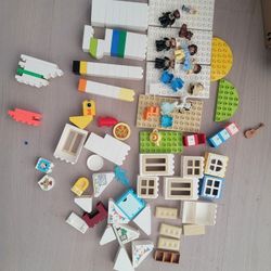 -5lbs Lego and Lego Duplo Lot with Minifigures