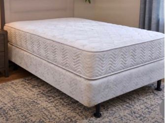 ••••Twin Bed with Mattress ••••