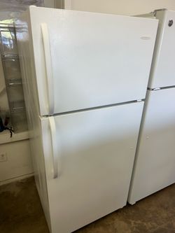 Frigidaire refrigerator (1 month warranty)