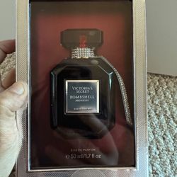 Victoria Secret Bombshell Midnight Perfume