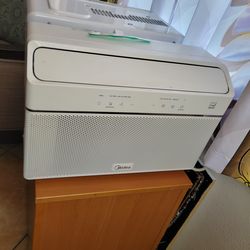 WINDOW AIR CONDITIONER