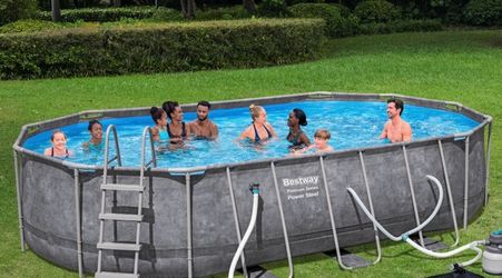 Pool 20 feet long