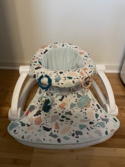 Fisher-Price Portable Baby Chair Sit-Me-Up Floor Seat With Developmental Toys & Machine Washable 