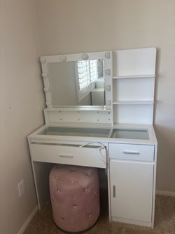 Vanity& chair