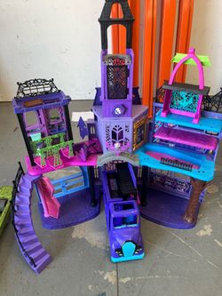 ⁠Monster High Freaky Fusion Catacombs Playset Castle & Food Truck Bus Lot⁠