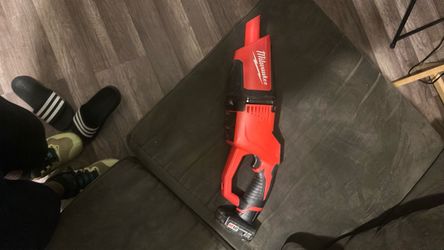 Milwaukee M12 Cordless Reciprocating Saw