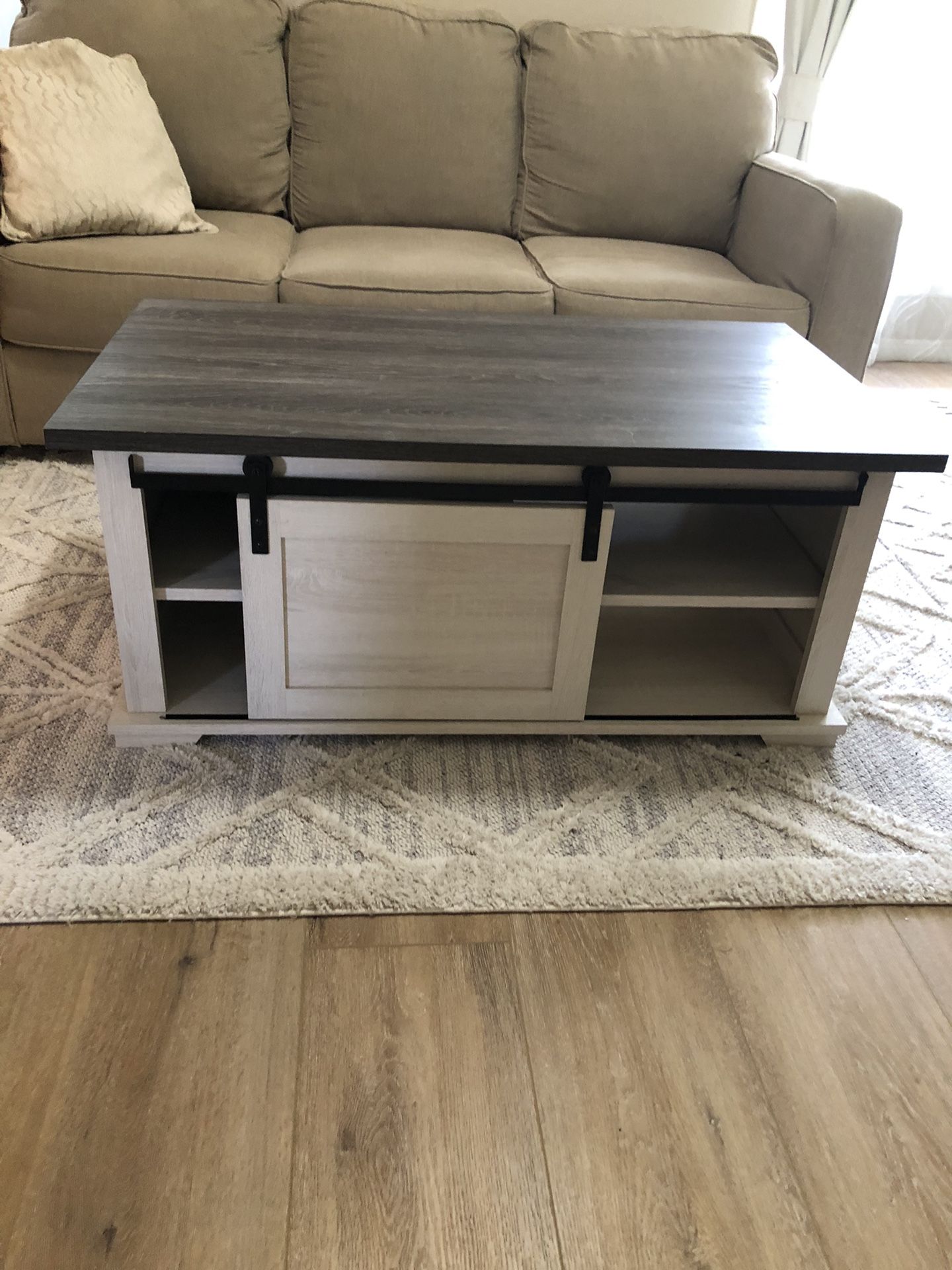 Cute Coffee Table With Sliding Barn Doors