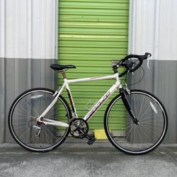FUJI ROAD BIKE /SIZE TIRES 700” /SIZE FRAME 54”cm