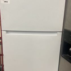 Vissani MDTF18WHR 18 cu. ft. Top Freezer Refrigerator