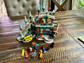 Lego Friends 41756 Holiday Ski Slope and Café
