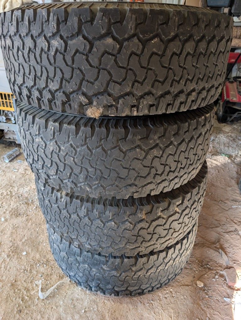 315/70R17 (35x12.5x17) BF Goodrich All-Terrain Set Of 4 Tires