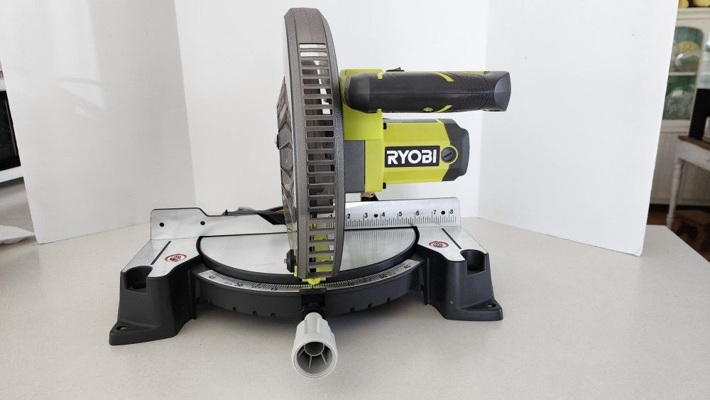 RYOBI Compound Miter Saw