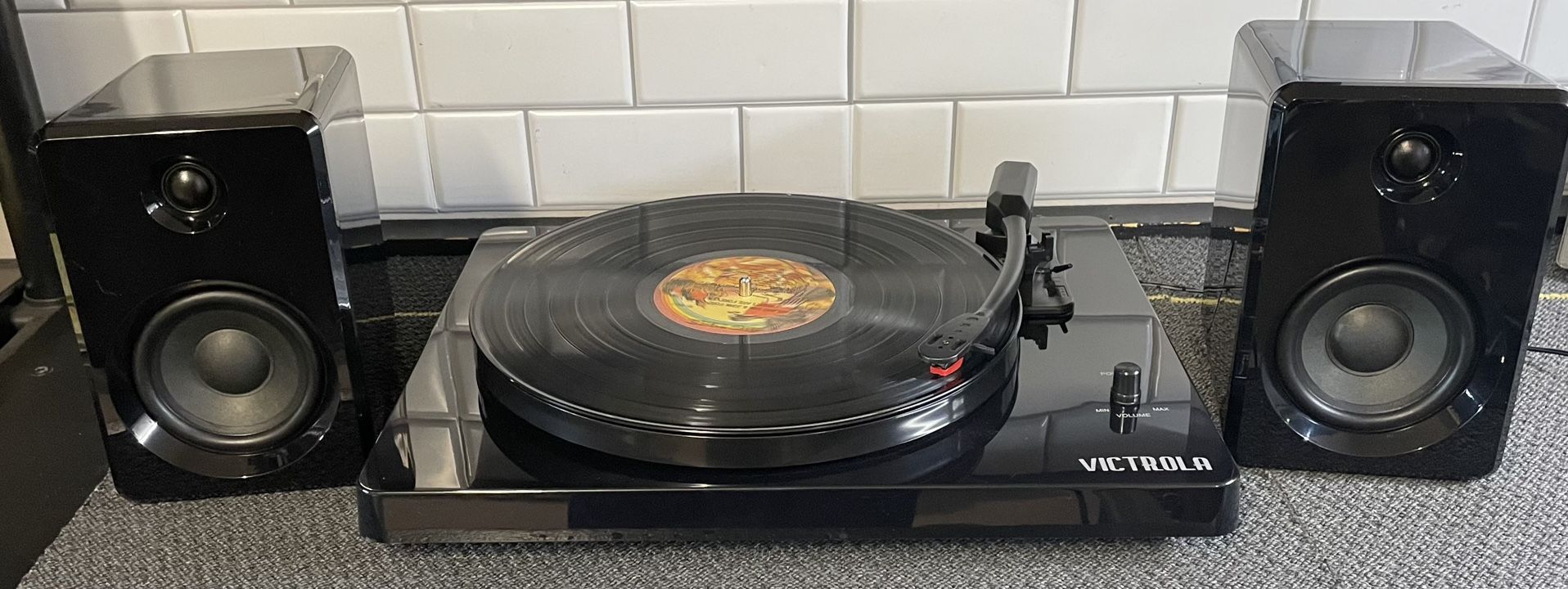 Victrola ITUT-420 Bluetooth Turntable
