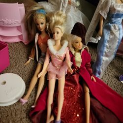 Barbies And Accessories Vintage