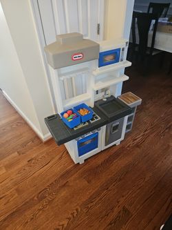 Little Tikes Kids Kitchen 