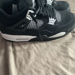 Air Jordan White Thunders 4