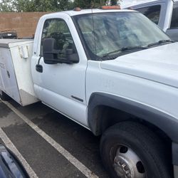 2004 Chevy 3500 6.0 Gas