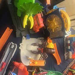 Several HotWheels Play Sets  Christmas Gift/ Collector
