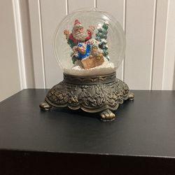 Christmas Snow Globe