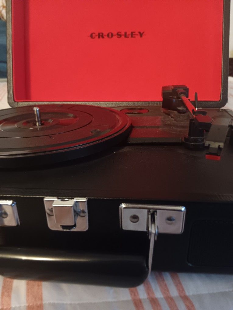 Crosley Suit Case Record (Vinyl)  Player Bluetooth Compatible 