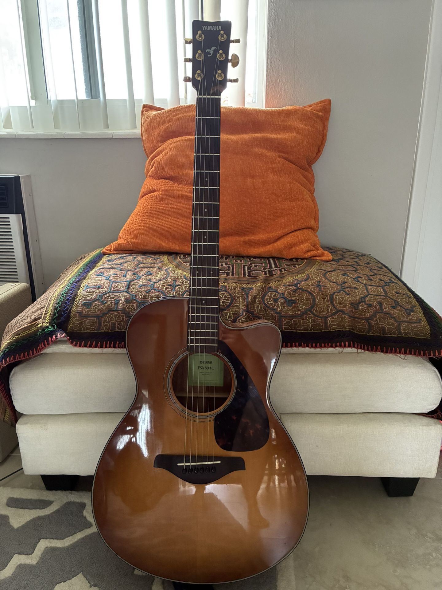Yamaha Acoustic Guitar