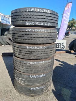1 set of (6) 245/70/R19.5 in very good condition (GOOD YEAR G670) HABLAMOS ESPAN̈OL