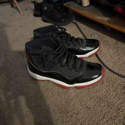 Bred 11’s size 10