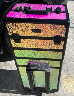 Rolling makeup case
