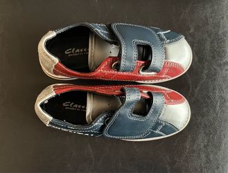 Classic rental kids bowling shoes size 13.5