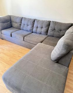 Ashley Furniture Gray L-Shape Sectional Sofa with Lounge Chaise